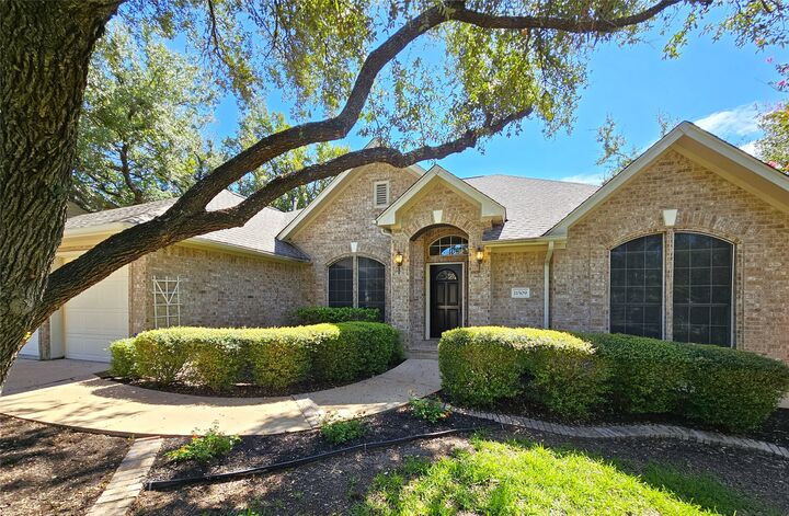 Property Photo: 11509 Leon Grande Cove TX 78759