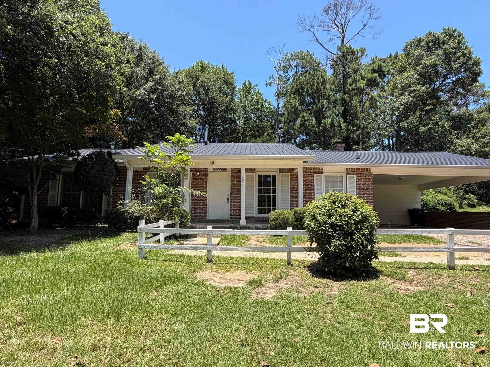 Property Photo:  121 Windsor Drive  AL 36526 