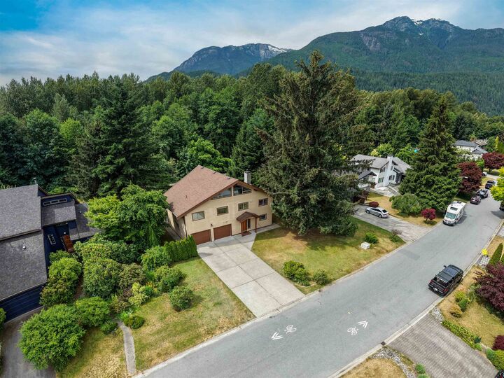 Property Photo: 1464 Maple Crescent BC V0N 1H0