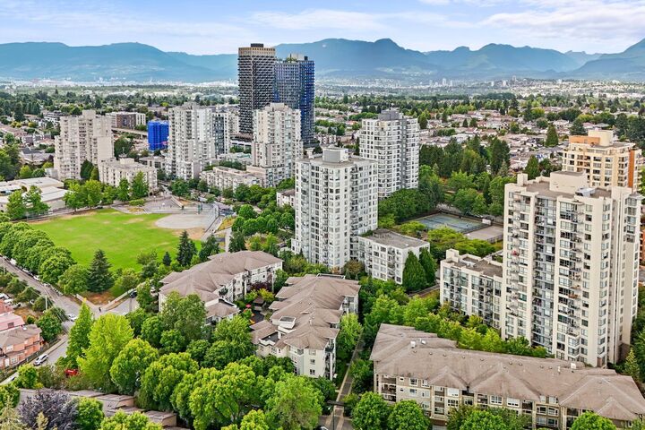 Property Photo:  3520 Crowley Drive 1409  BC V5R 6G9 