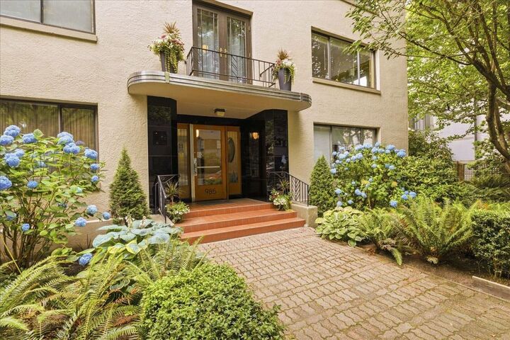 Property Photo:  985 Jervis Street 6  BC V6E 2B7 