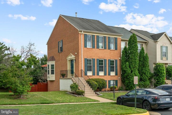 Property Photo:  20944 Rootstown Terrace  VA 20147 