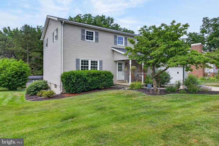 Property Photo:  610 E Walnut Street  PA 17003 