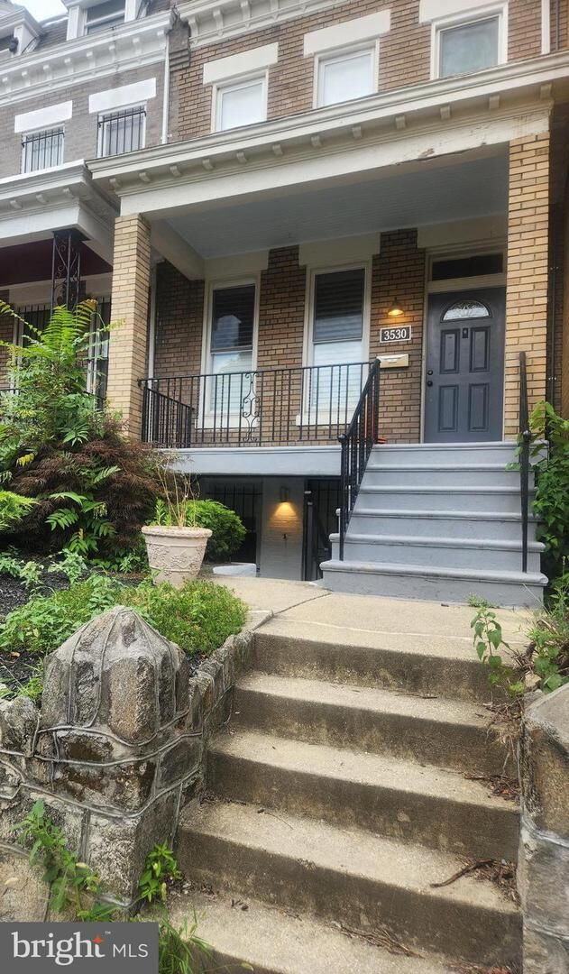 Property Photo:  3530 10th Street NW  DC 20010 
