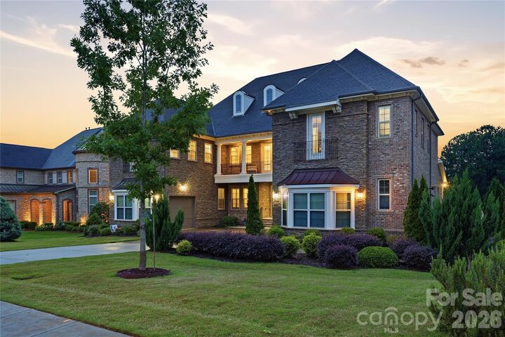 Property Photo:  1016 Ladera Drive  NC 28173 