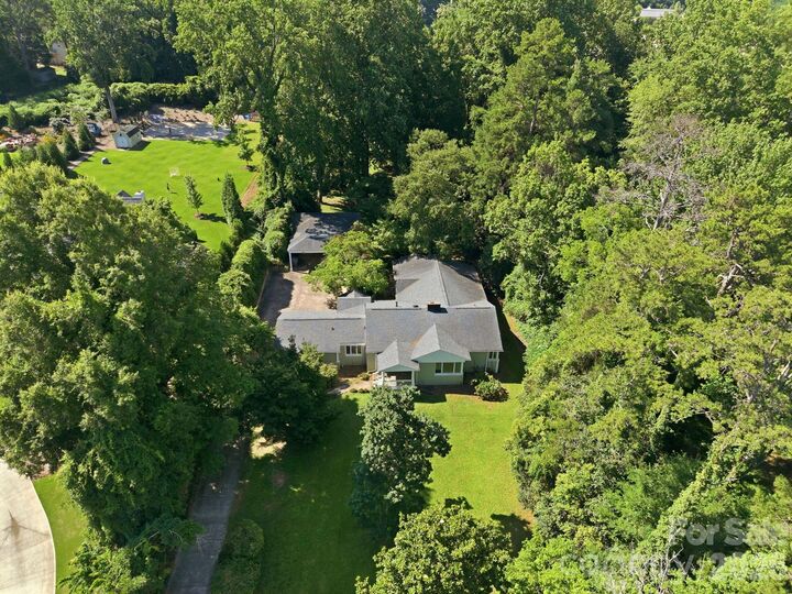Property Photo:  827 Jefferson Drive  NC 28270 