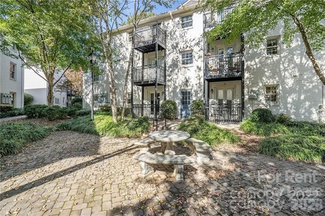 Property Photo:  4917 Park Road B  NC 28209 