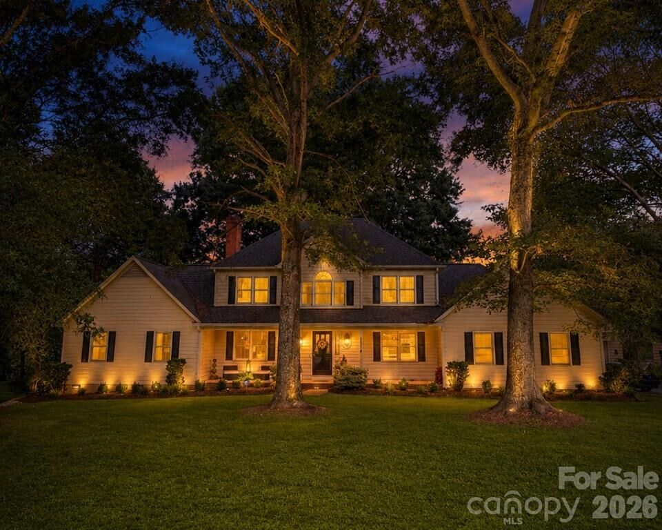 Property Photo:  103 Chateau Drive  NC 28056 