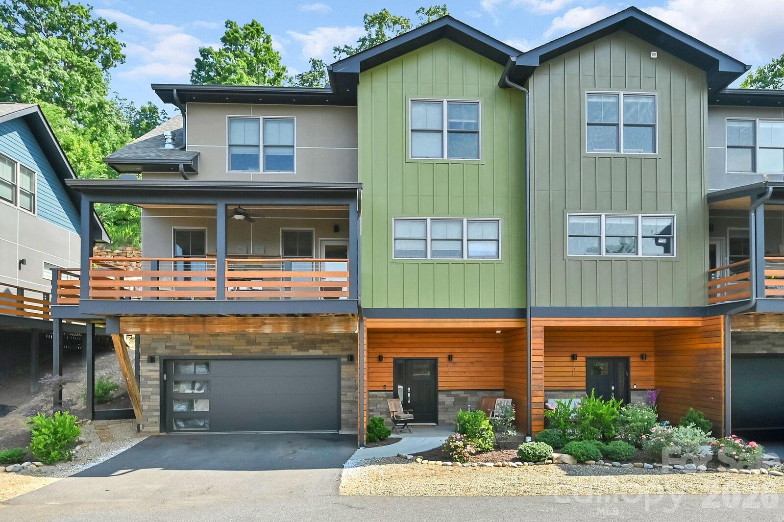 Property Photo: 406 Kessler Place NC 28804