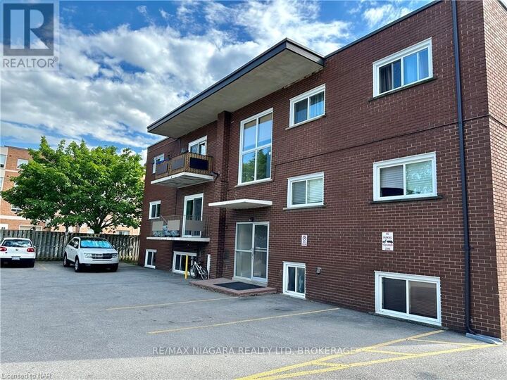 Property Photo: 286 Vine Street 7 ON L2M 4T3