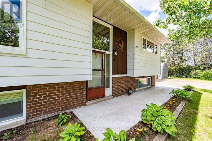 Property Photo: 39 Ottawa Street ON K0J 1J0