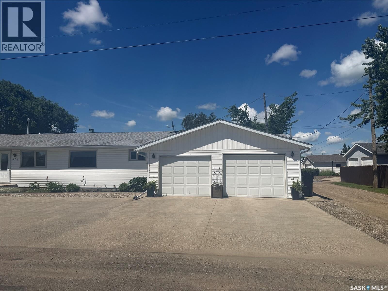 Property Photo: 214 Taylor Street SK S0C 0M0