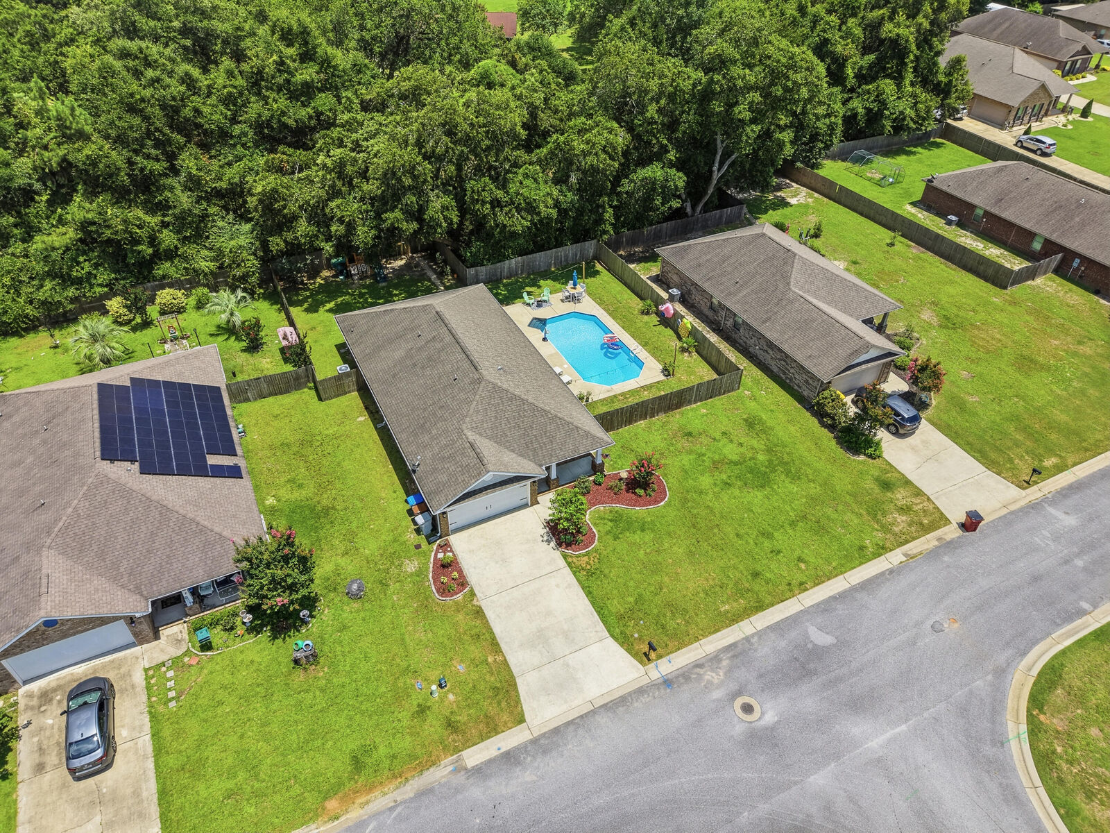 Property Photo: 5976 Milan Drive FL 32571