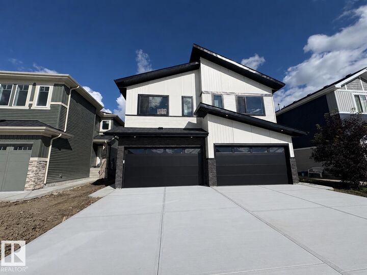 10707 98 Street — photo 1