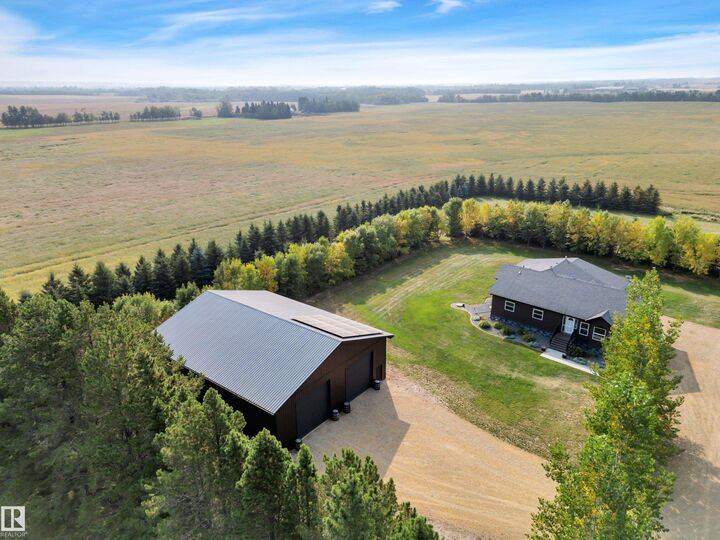 Property Photo:  250023 Twp Road 480  AB T0C 1Z0 