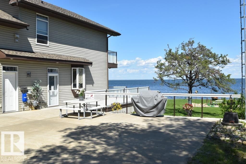 Property Photo: 16040B Twp Rd 682 AB T0A 2T0