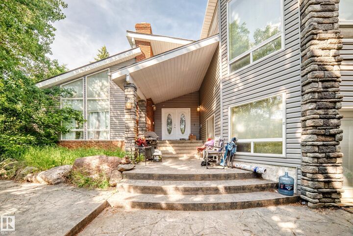 Property Photo:  199 Westridge Road NW  AB T5T 1B7 
