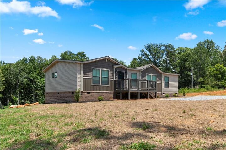 Property Photo: 654 Robertson Loop Road GA 30523