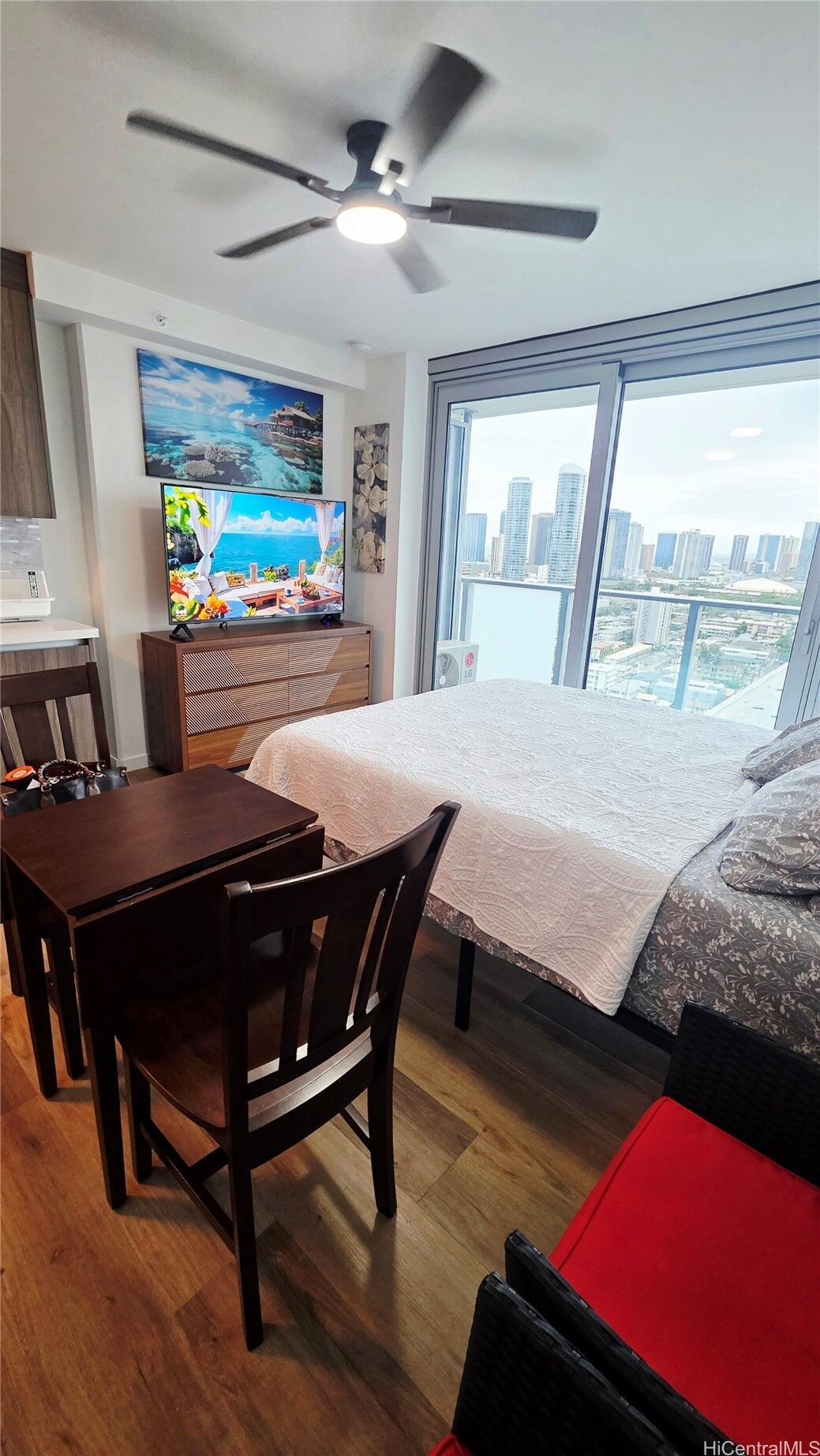 Property Photo: 1500 Rycroft Street 2208R HI 96814