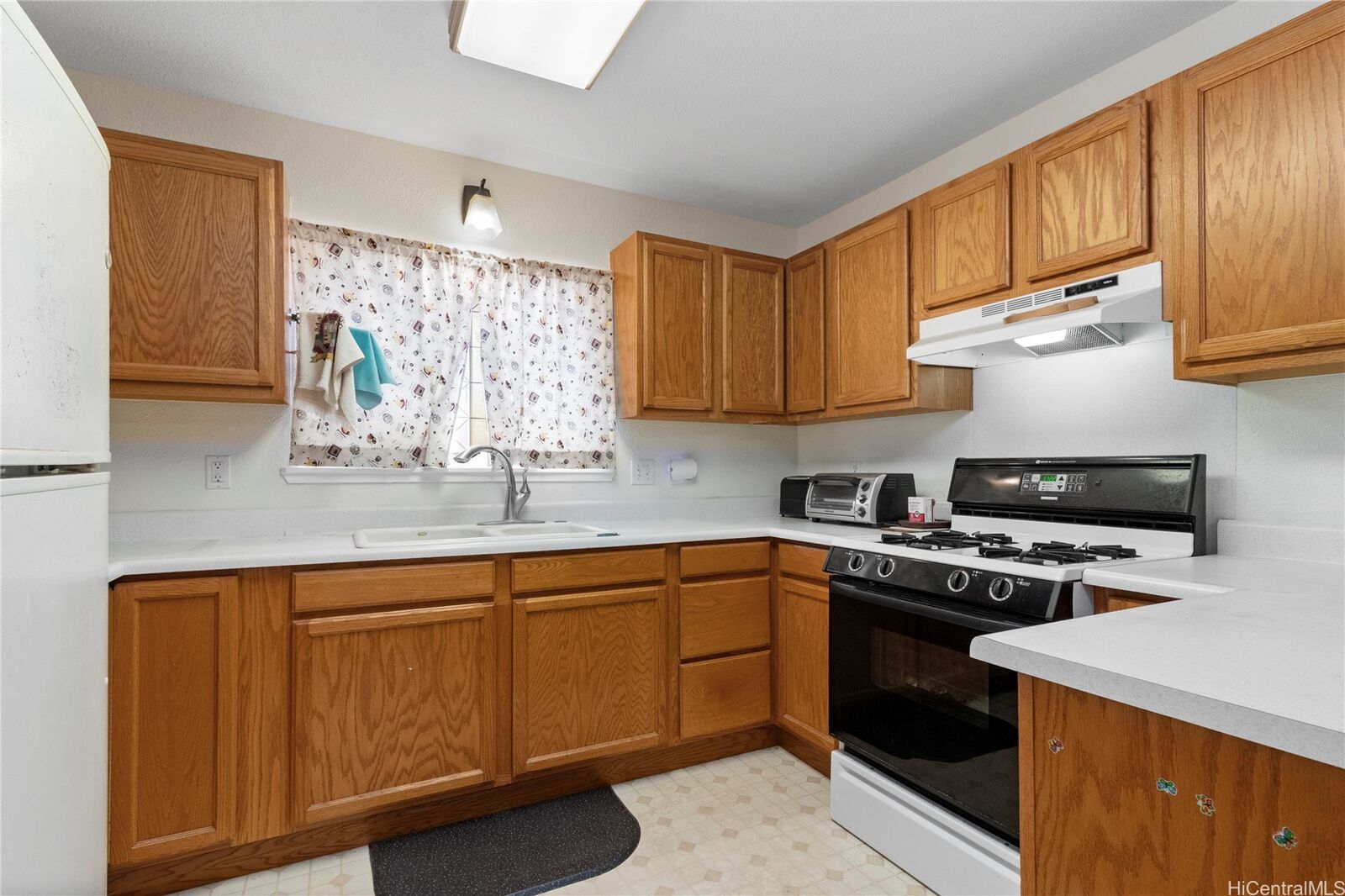 Property Photo:  94-1136 Lumiauau Street  HI 96797 