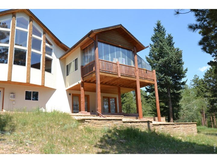 Property Photo:  221 Rockledge Cir  CO 80540 
