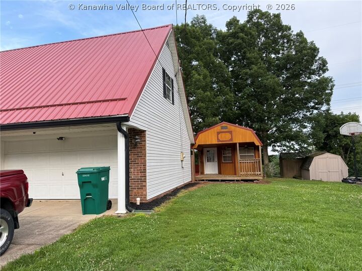 Property Photo: 401 Kingswood Drive WV 25510