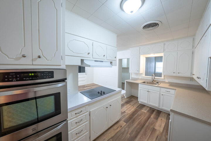 Property Photo:  2113 36th Street  TX 79412 