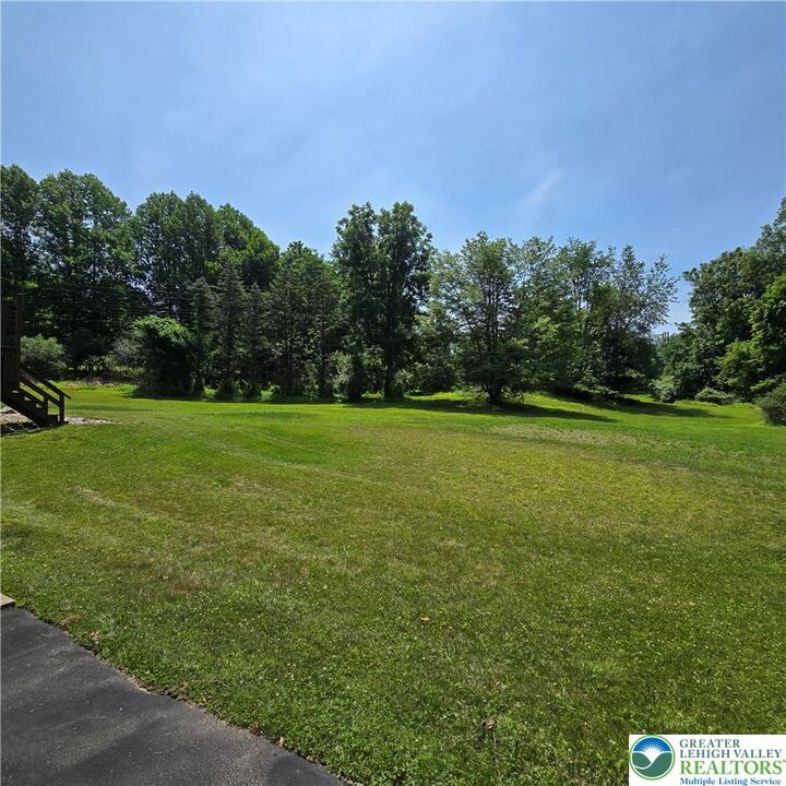 Property Photo: 226 Circle Drive S PA 18353