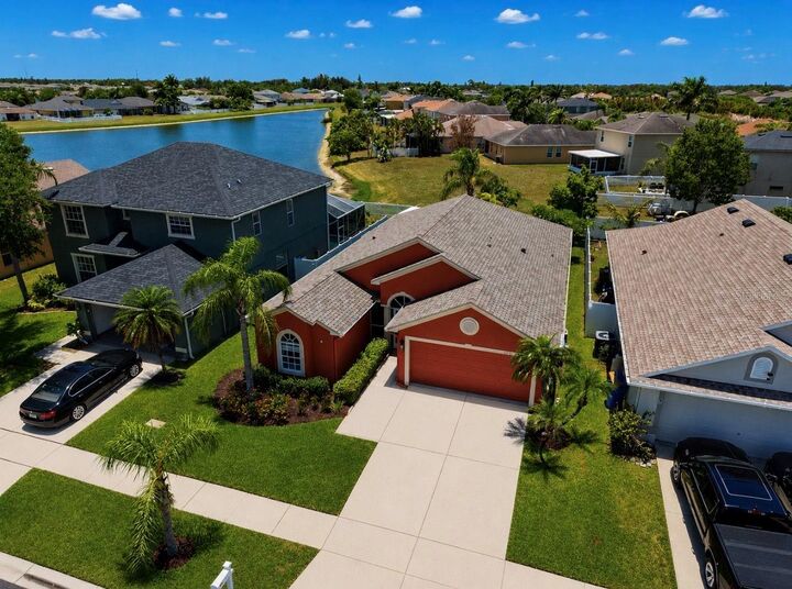 Property Photo: 1836 Raven Glen Drive FL 33570