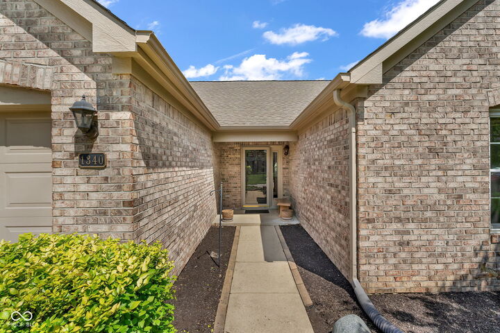 Property Photo:  1340 Shortridge Drive  IN 46143 