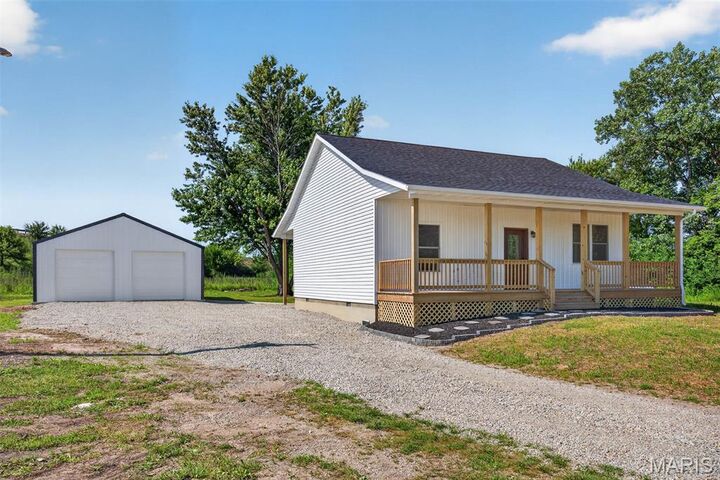 Property Photo: 2216 N 15th Avenue IL 62056