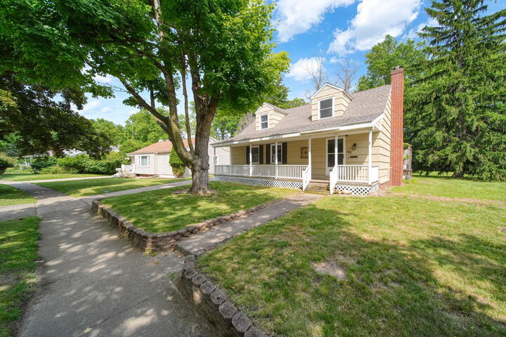 Property Photo: 743 Briarcliff Road MI 49201