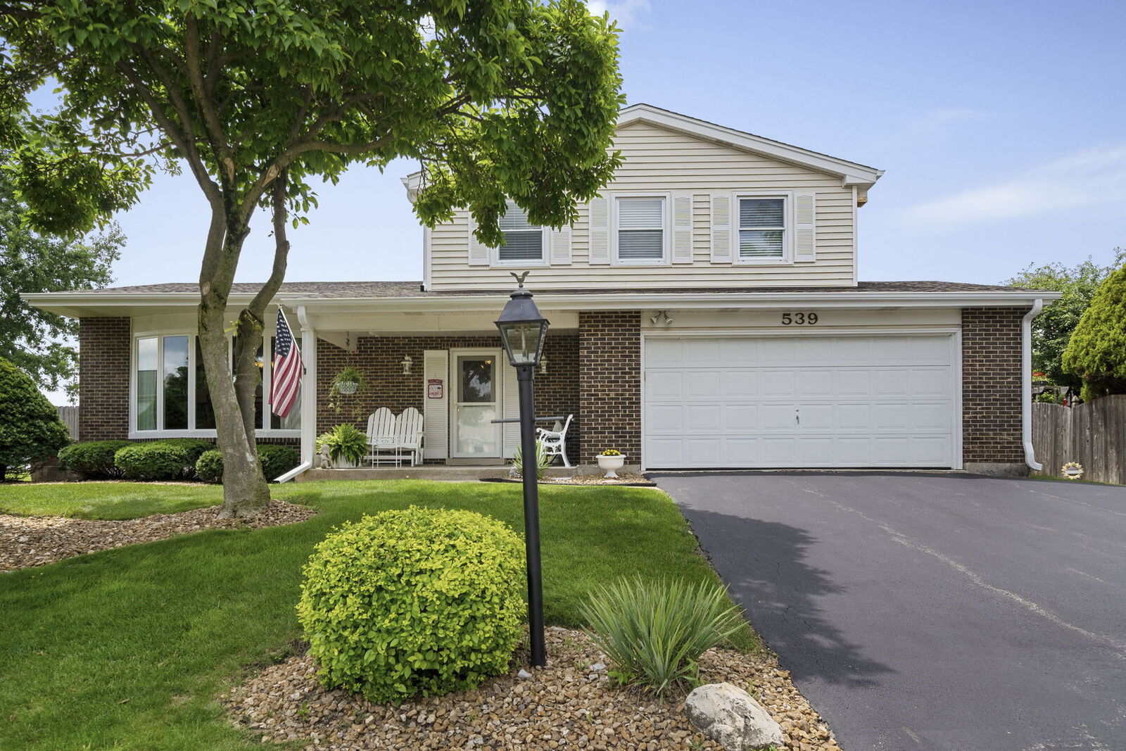 Property Photo:  539 Hamilton Avenue  IL 60559 