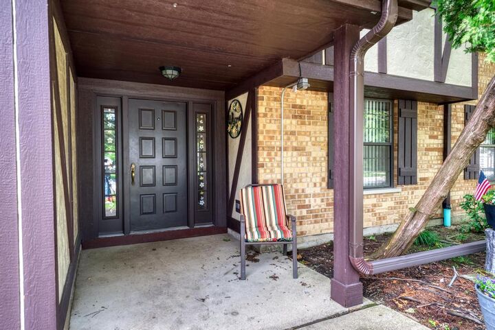 Property Photo:  504 Elizabeth Drive 18-B-L  IL 60191 