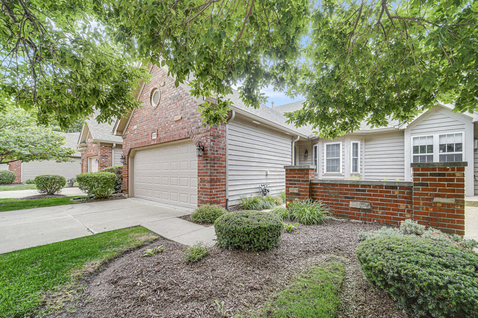 Property Photo:  1257 Oakleaf Court  IL 60506 