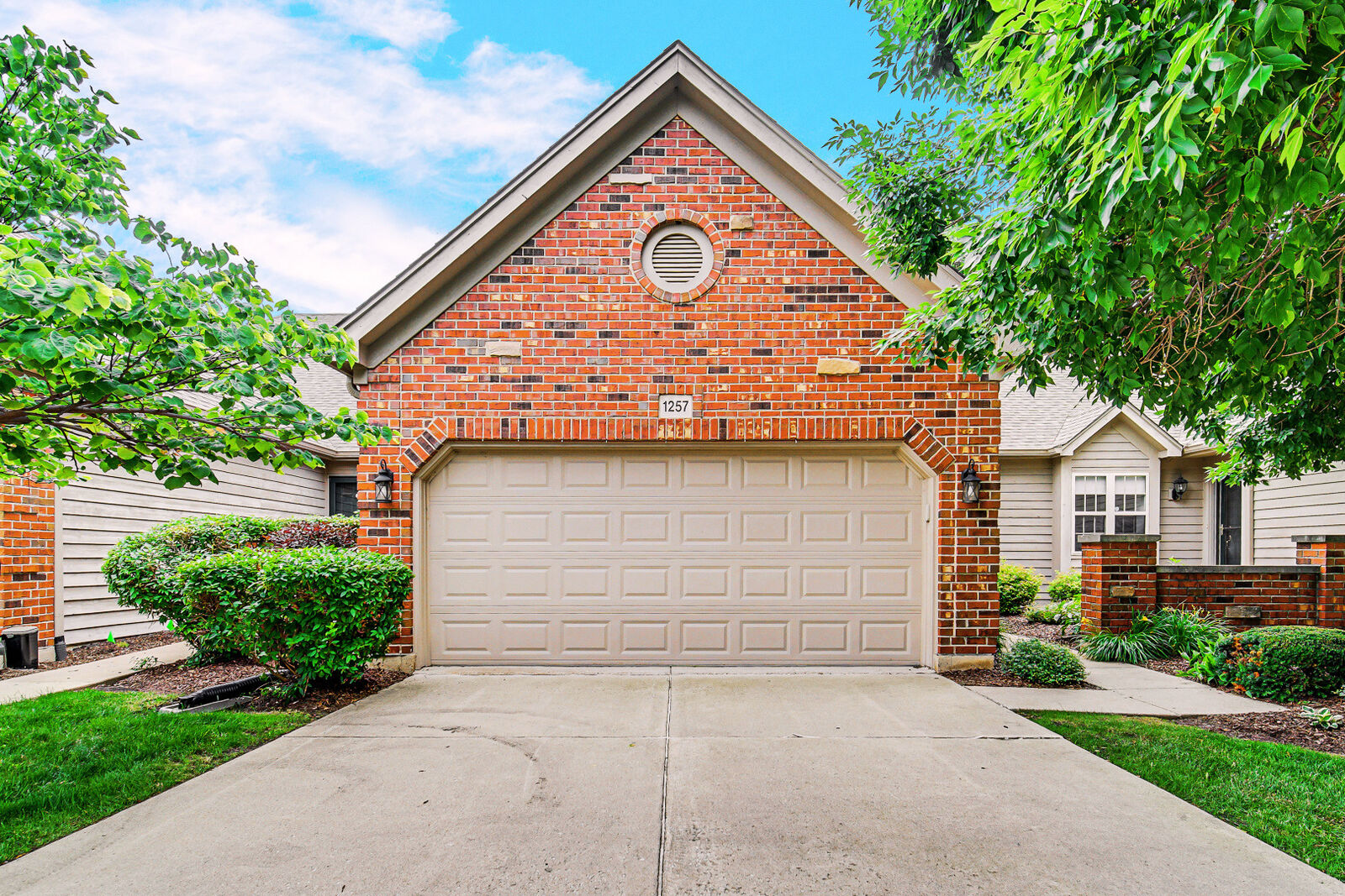 Property Photo:  1257 Oakleaf Court  IL 60506 