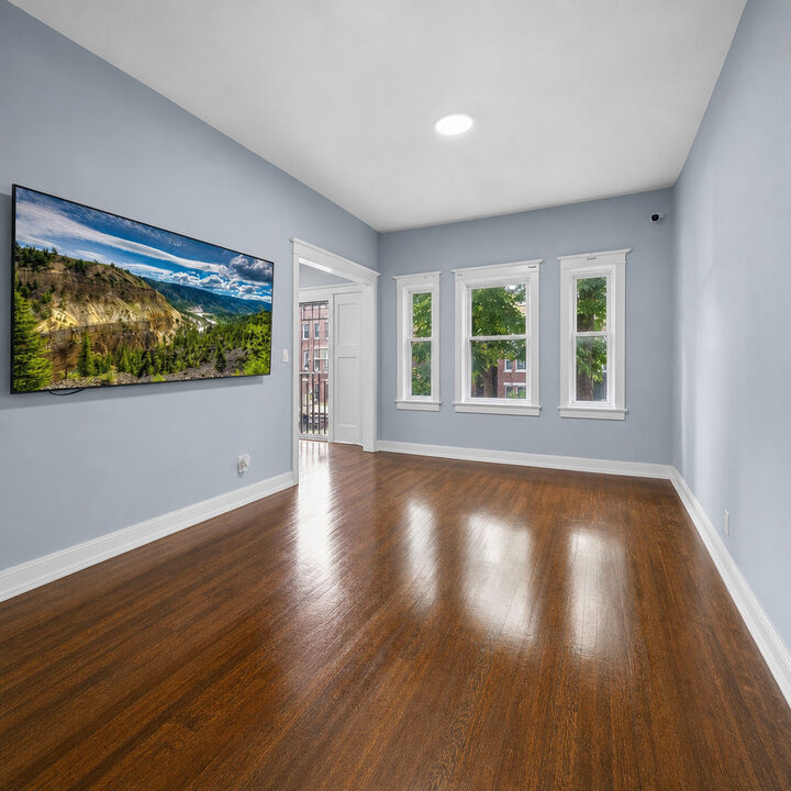 Property Photo: 7005 S Eberhart Avenue IL 60637