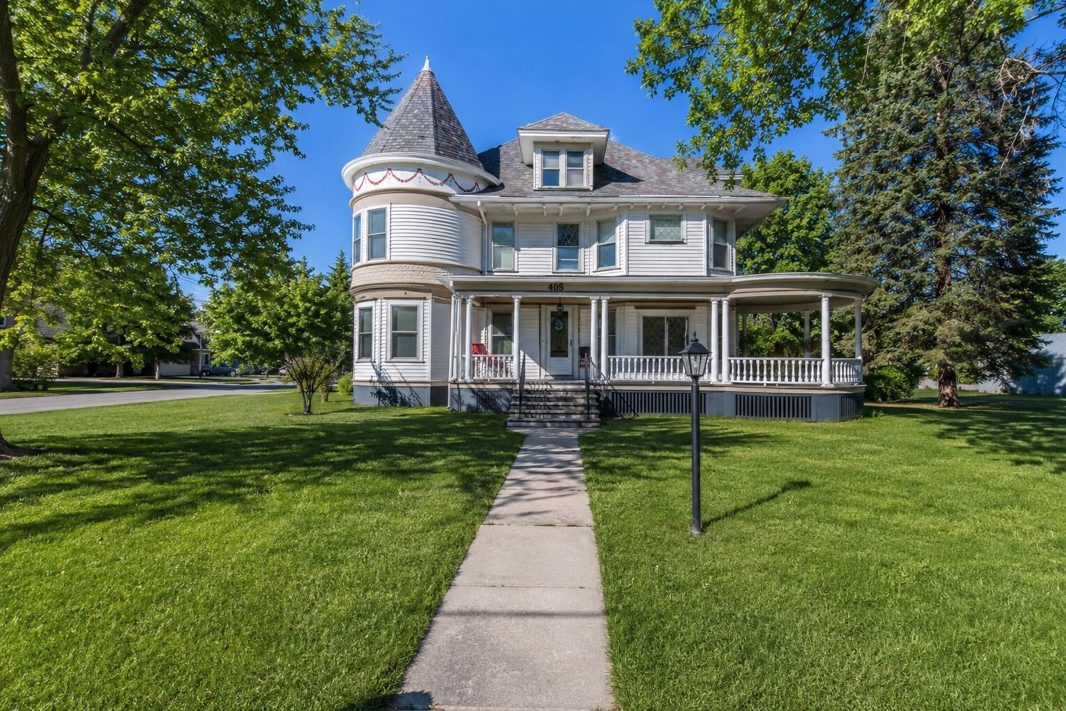 Property Photo:  405 E Peru Street  IL 61356 