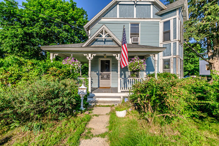 Property Photo:  39 Park Street  ME 04281 