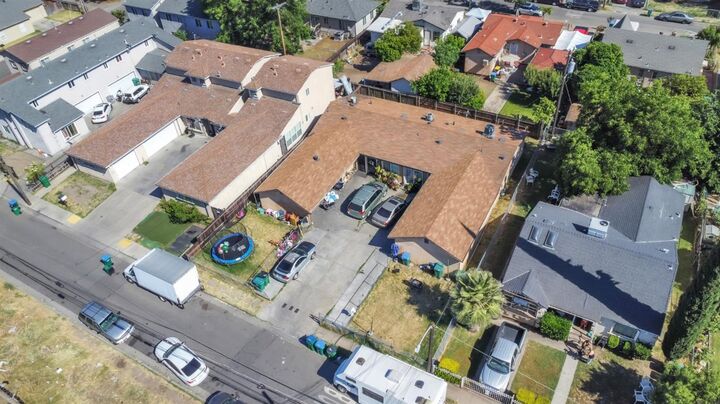Property Photo:  1734 E Worth Street  CA 95205 