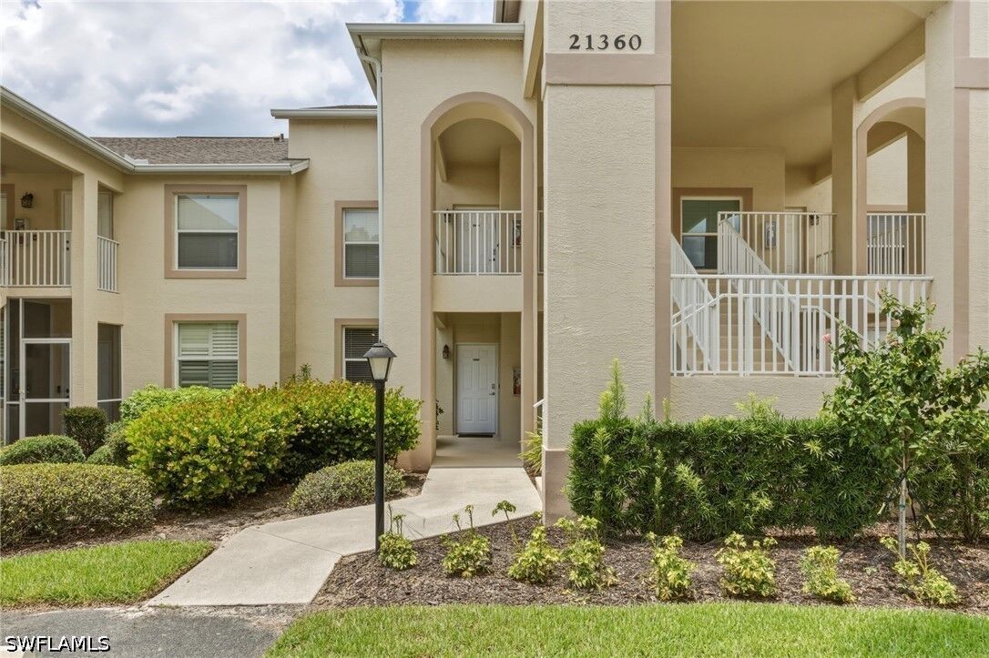 Property Photo:  21360 Lancaster Run 1513  FL 33928 