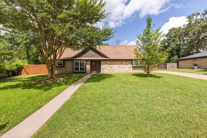 Property Photo: 126 Ridgewood Drive TX 75901