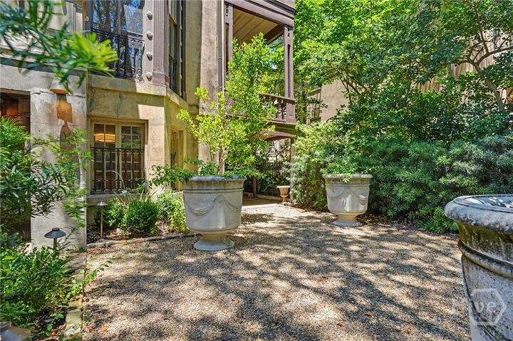 Property Photo:  110 W Gaston Street  GA 31401 
