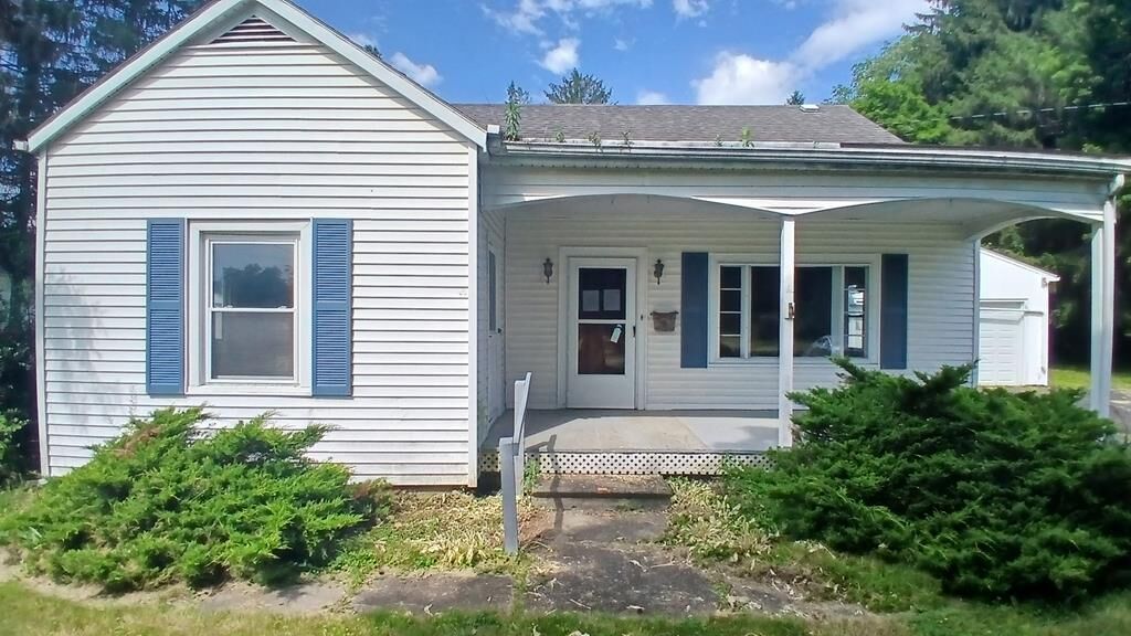 Property Photo:  1817 Pennsylvania Avenue  PA 18840 