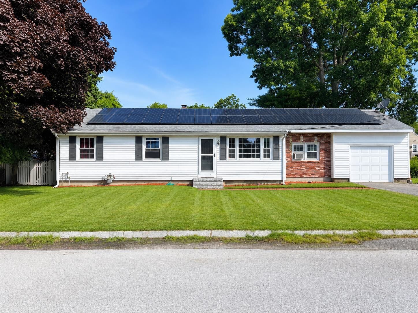 Property Photo: 3 Sioux Avenue NH 03063