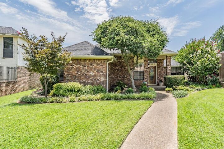 Property Photo:  2520 Pecan Grove Court  TX 75060 