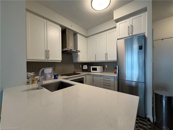 Property Photo:  2081 Fairview Street 1606  ON L7R 0E4 