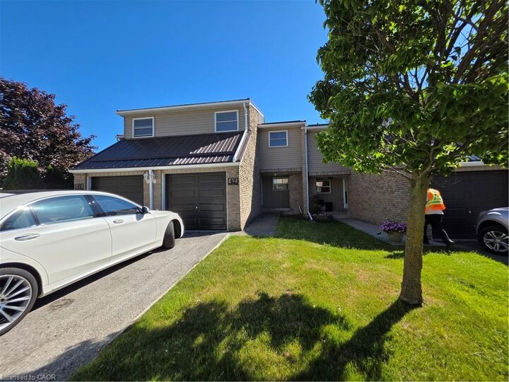 Property Photo:  42 Philip Place H  ON N2Z 2E7 