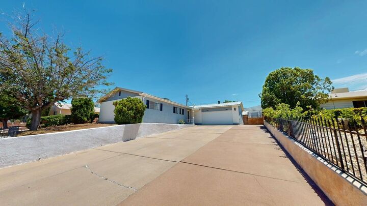 Property Photo:  1812 Pontiac Dr  NM 88310 