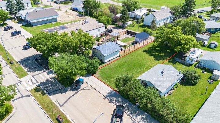 Property Photo:  4839 50 Street  AB T0C 0B0 